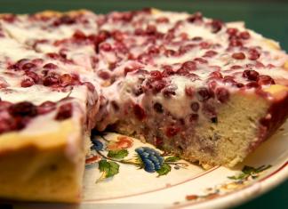 Пирог с брусникой: рецепт с пошаговым приготовлением