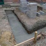 Making a foundation for an extension to a house How to make a foundation with a rigid connection of the bases