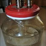 Vytvorenie vodného uzáveru na fermentáciu vlastnými rukami