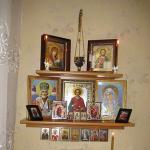 Gdje i kako pravilno objesiti ikonu u stanu, kući, na kojoj strani, u kojem kutu: pravila za postavljanje ikona u stan, kuću prema pravoslavnim zakonima