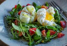 Cómo hervir huevos para que sean fáciles de pelar: secretos de cocina