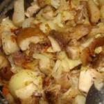 Знакомое блюдо по-новому: картошка с грибами в мультиварке