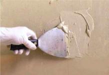 Natieranie povrchu stien vápennou maltou Natieranie lakovaných povrchov lakom