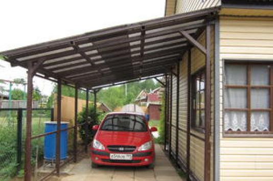Simple do-it-yourself carport Carport from home