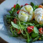 껍질을 벗기기 쉽게 계란을 삶는 방법 : 요리 비법